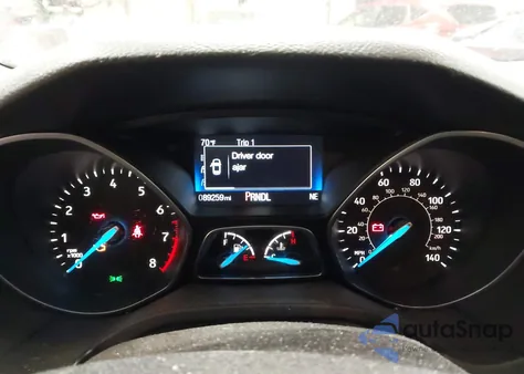 2015 Ford Focus Se z USA, uszkodzony, nr VIN 1FADP3K23FL277168